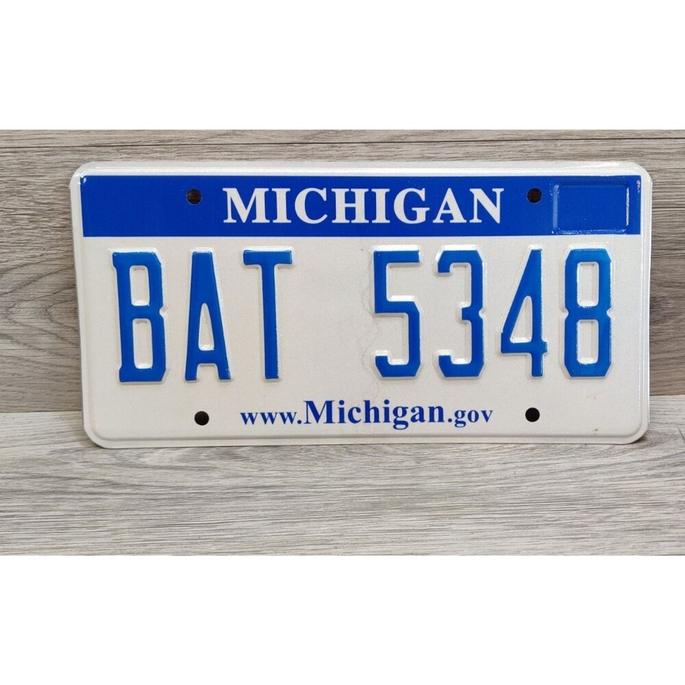 Michigan License Plate BAT 5348 Blue Bar Logo Graphic Garage Decor Craft Tag